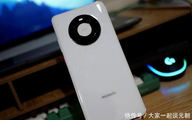 m用了一个月华为Mate40，最终还是换回了iPhone 12，原因很现实！