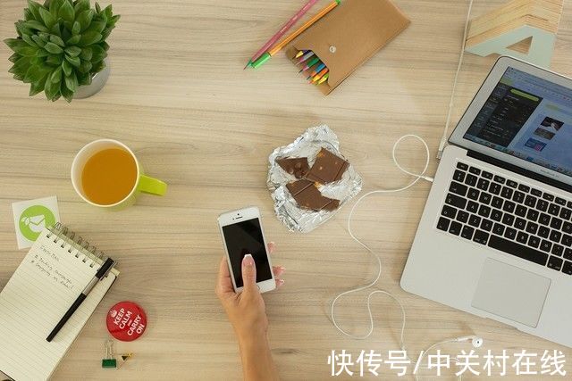 支架|必买：好用不鸡肋 这些笔记本配件一定用得上