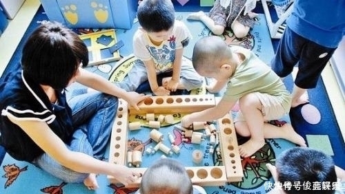 妈妈|妈妈“突袭”贵族幼儿园,看到午餐后气炸,网友最廉价的贵族