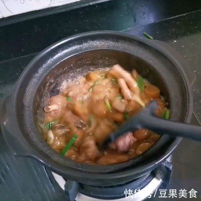 板栗闷鸡中午刚做完,晚上又想吃了