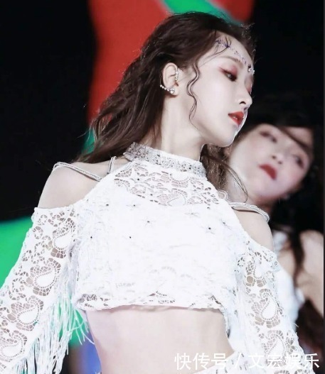 路透照|姜贞羽,徐艺洋因祸得福,人气资源样样不差,弯道超车硬糖少女