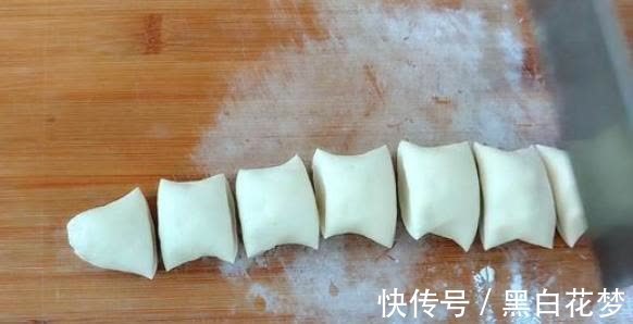 香菇|这个诀窍告诉你，蒸出来的包子又软又好吃，小孩子吃的好开心