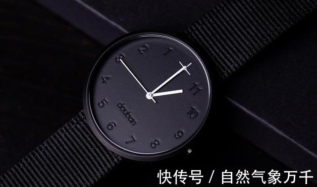 时间 西铁城怎么自动调时间呢!