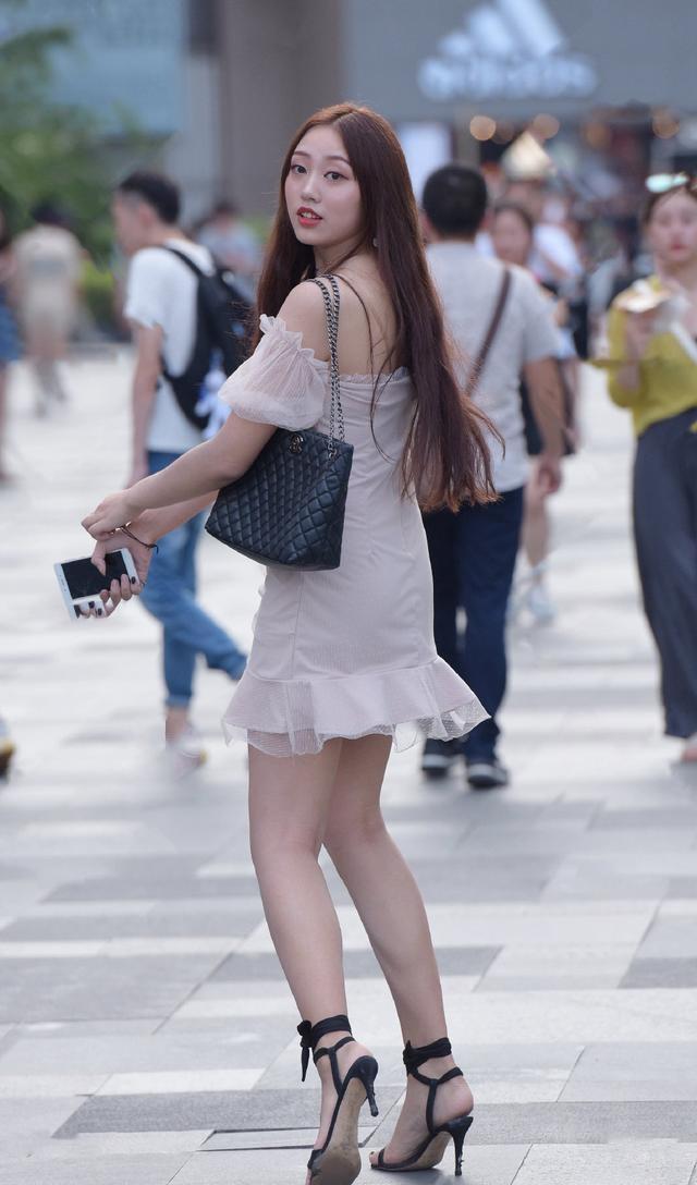 舒适|选一款个性的连衣裙，又洋气上档次，舒适又带着点小精致
