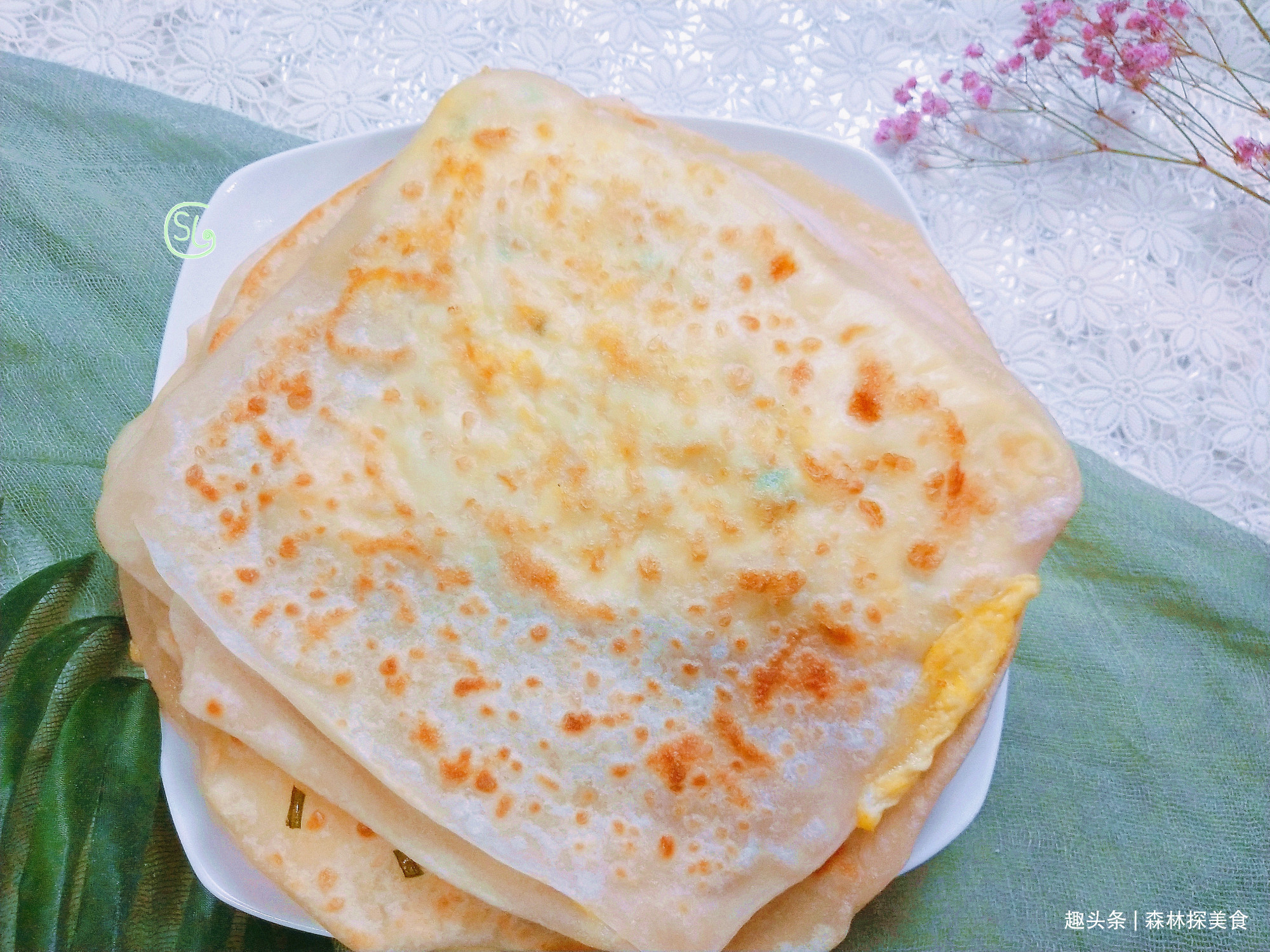 早餐|鸡蛋灌饼教你在家做，饼皮酥脆蛋鲜香，成本不到2块钱，太好吃了