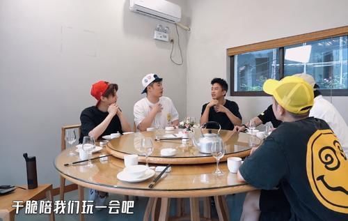 陈赫 陈赫黄渤忽悠田雨:这节目特别好,吃喝玩乐,还能邮寄东西!