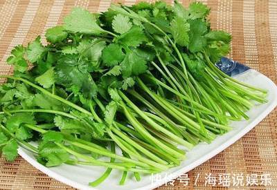 香菜煮水,连续喝上3天,竟有神奇的功效,太好用了