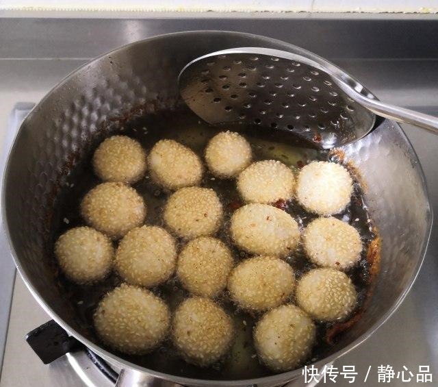 炸麻圆儿,用糯米粉就能做的简单小吃,解馋!