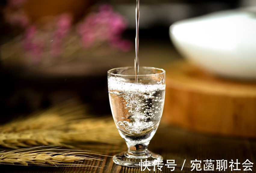 冷知识$关于白酒的4个冷知识,喝酒的人也不一定明白,看完让你茅塞顿开