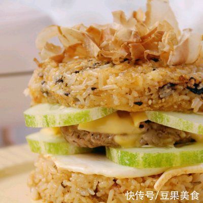 黄瓜|超扎实超满足的黄瓜牛肉饼芝士米汉堡