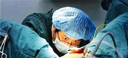 实习|“我真不怕痛!”顺产妈妈的“产后感”:在产房,尊严碎了一地