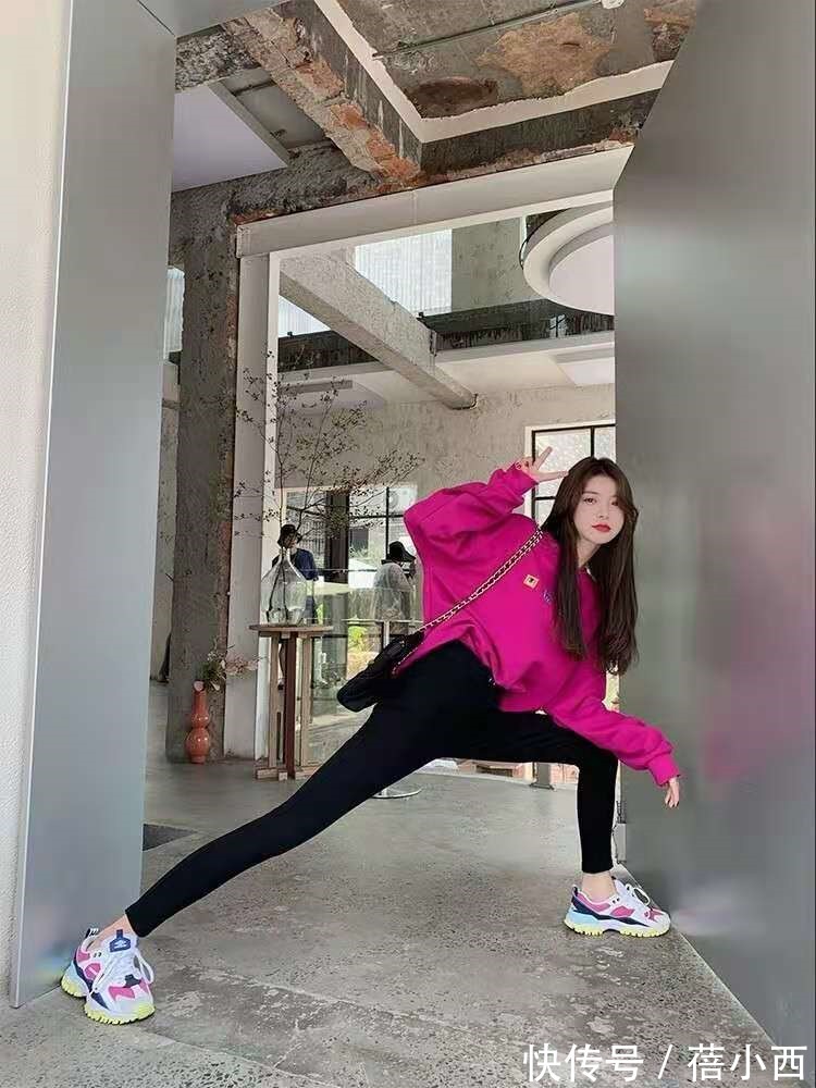 大衣|入冬后该买什么裤子?建议多穿这4种,小黑裤、阔腿裤时髦又高级