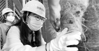 a7872|走进沈阳故宫跟着工匠“梳麻绺”