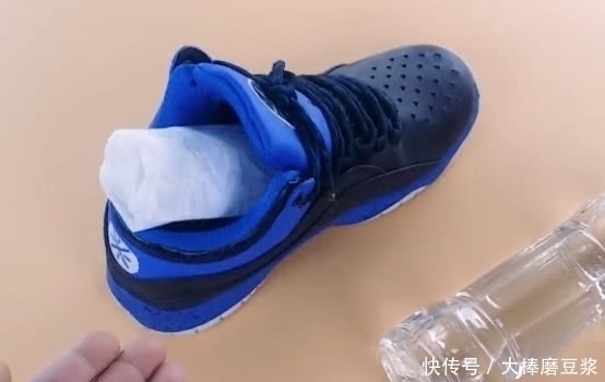 鞋子 鞋子里放一个塑料瓶太厉害了,我也刚知道,解决了一问题