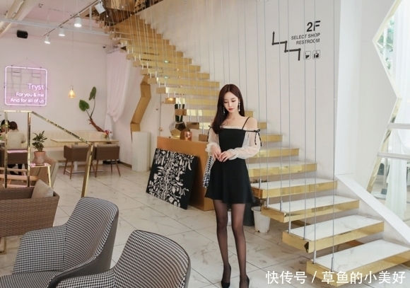 私房真正:女神孙允珠清纯蝉翼薄肤丝滑鹅绒背带裙性感时尚