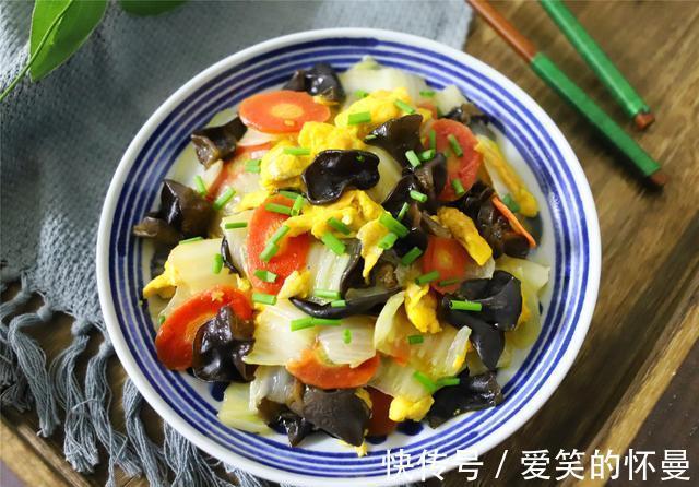 营养|白菜学会这么做，比炖肉还好吃，鲜美营养又简单，上桌连汤都不剩
