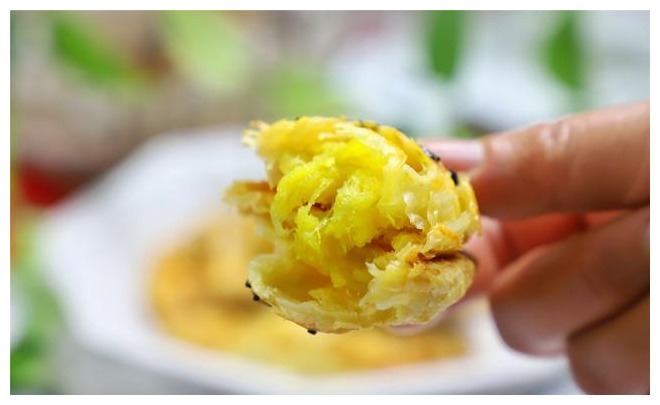 不用揉面,不用擀皮,简单3步,教你做网红甜点,咬一口酥掉渣