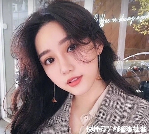八字 脸大的你,别总留齐刘海,这几款''仙女发型''了解下,时髦又显瘦