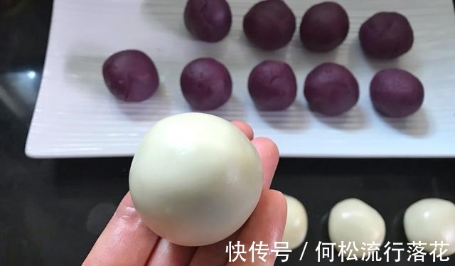 米粉|不用蒸不用烤，1分钟学会网红米月饼，低糖低脂，健康又好吃！