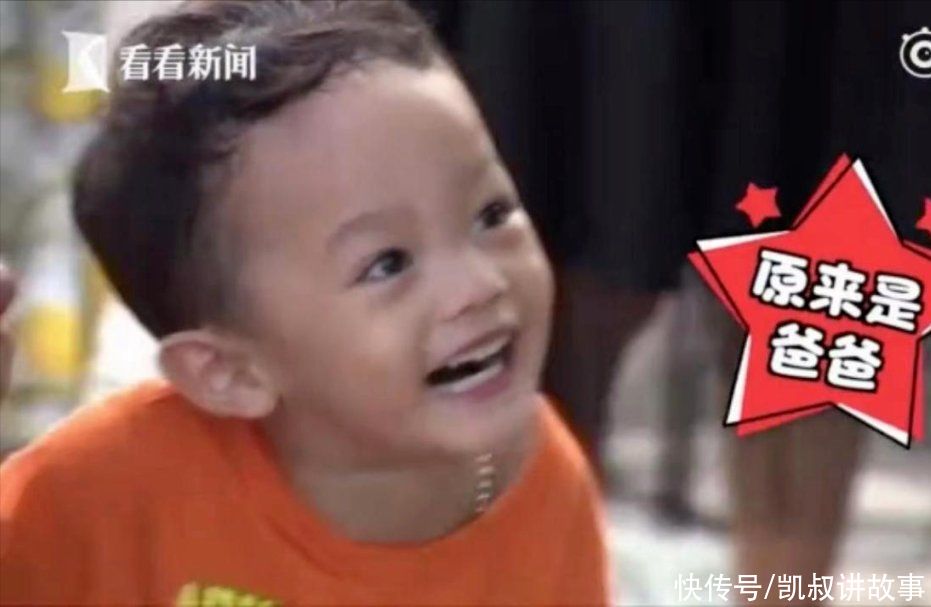 奥特曼|爸爸陪女儿散步，妈妈跟拍一年，网友：太幸福了