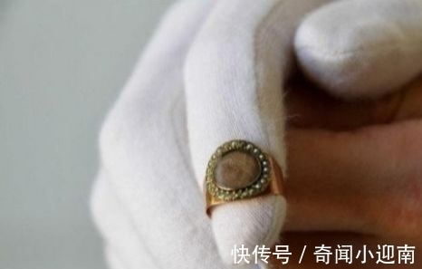 头发 奇闻: 墨尔本男人收集数百根死人的头发来制作珠宝