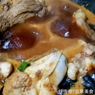 这道我最拿手的酱大骨，好吃到停不下筷子