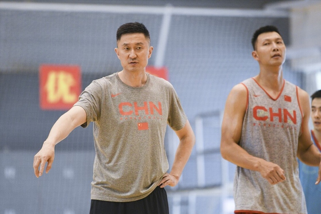 冠军|杜锋宣布最新决定！中国男篮战斗力升级，剑指2021亚洲杯冠军