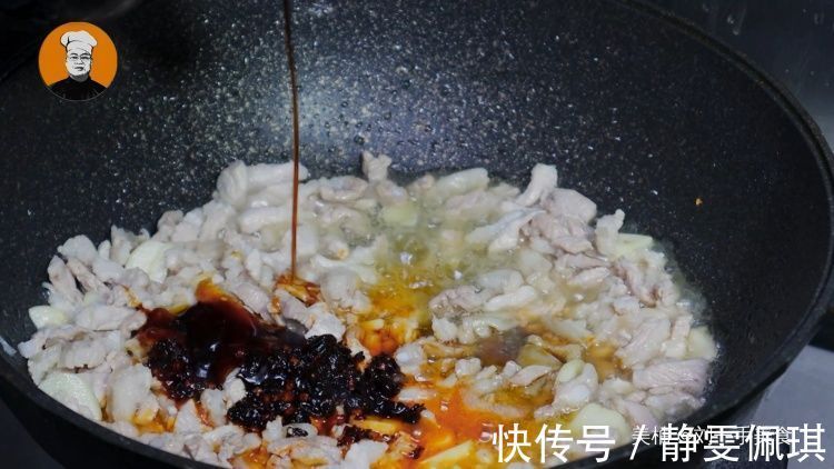 为什么饭店的辣椒炒肉那么香，原来大厨是这样做的，难怪那么香