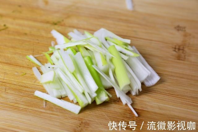 蔬菜|东北名菜酱蘸菜,简单方便又美味,一口便可以吃到几种蔬菜