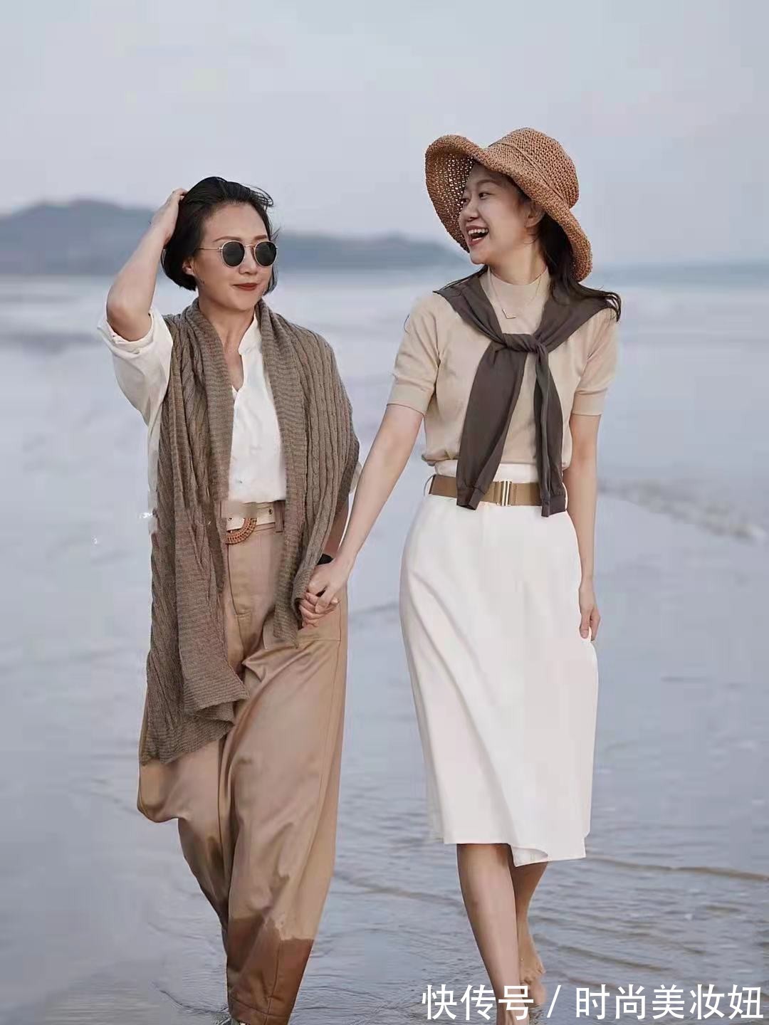 浅色|“时髦妈妈”都不穿大妈装了,无龄感穿搭更高级,照着穿减龄洋气