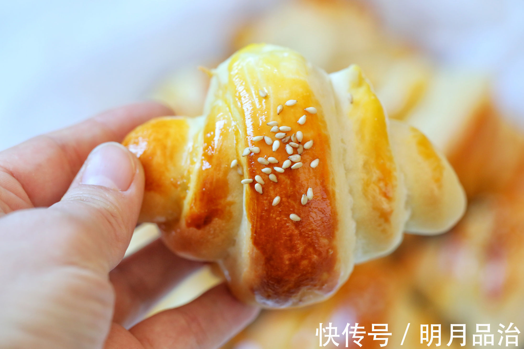 不用黄油也能做的面包，松软好吃，奶香浓郁，孩子早餐最喜欢它