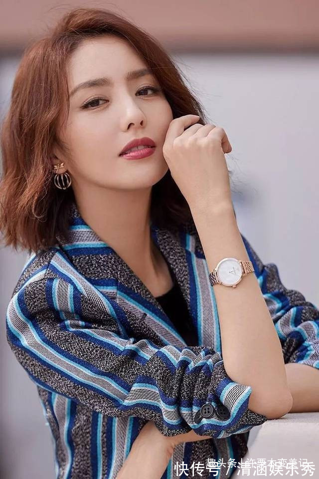 手表 女人带手表应该戴“左手”还是“右手”?看完就懂了,戴错很尴尬