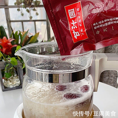 想要吃得健康,还是得吃栗香红糖银耳羹~秋冬来一碗