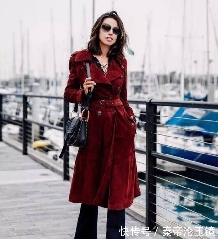 减龄|皮肤黄的女人,穿这“5种”颜色,显白还减龄,怎么搭都漂亮!