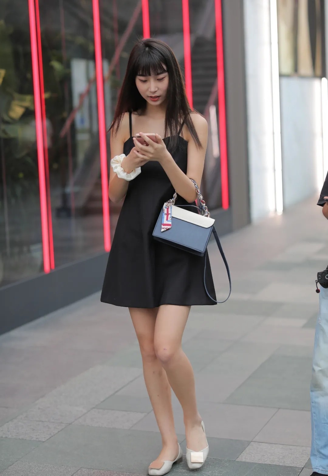 大气场 具有强大气场和精致感的穿法,时髦又大方,相当具有吸引力