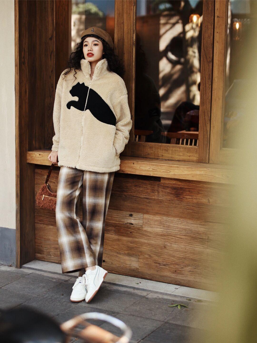 贝雷帽|“羊羔绒外套”怎么穿出高级感?秋冬学这4套穿搭技巧,高级时髦