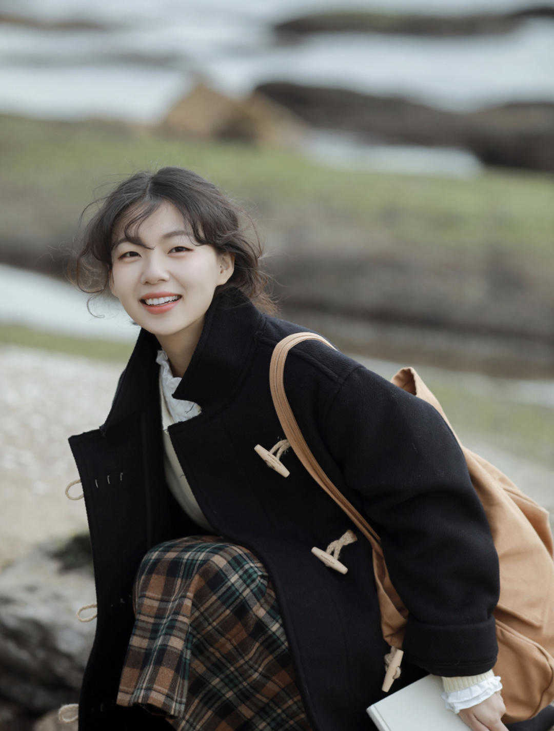 半裙|冬天的温度和风度搭配,试试大衣+半裙,温暖优雅有气质