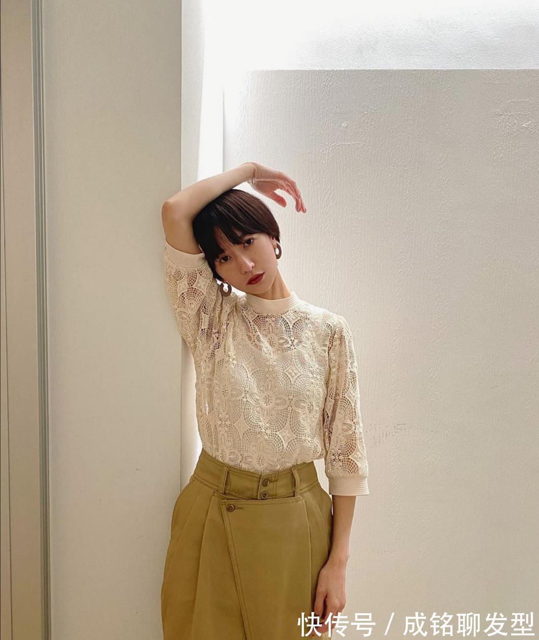 包臀裙|越简单、越时尚!夏日爆火的“简约风”造型,经典大气又不挑人