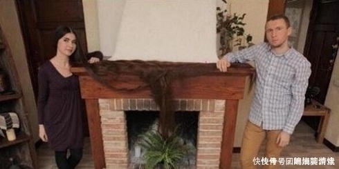 女子|女子二十多年没剪头发,洗个头都需要一天时间才能干!