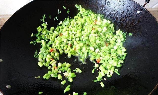 补脑|这快手菜，清新爽口，上桌秒光，常吃补脑记忆好，多给肠胃洗洗澡