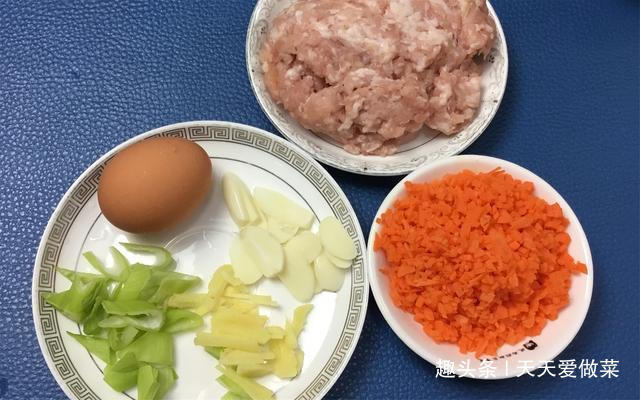溜丸子|丸子要好吃关键最调馅，教你不外传的丸子做法，外焦内嫩