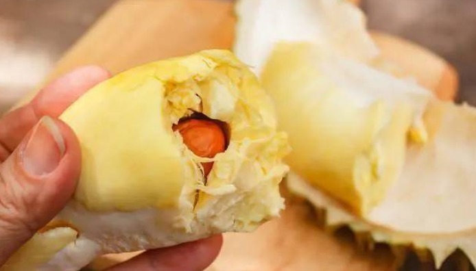 血压|血压高的人,不想脑溢血,少碰4种食物,谨记补三物,做三控