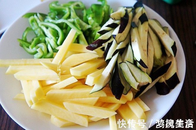 五香粉|土豆和它才是“天生一对”,我家隔天必吃1次,不放肉比肉还香