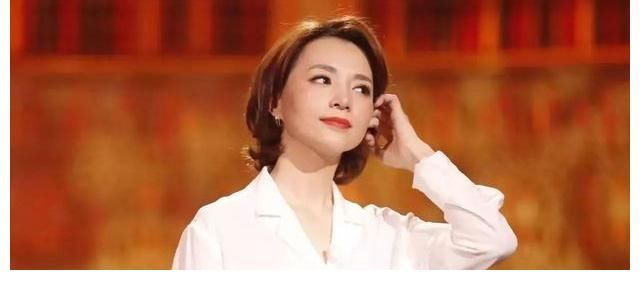 央视主持齐聚上海,“一姐”董卿压轴出场发言,撒贝宁犀利点评