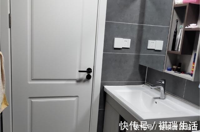 屋主|新房入住一个月，入户鞋柜非常实用，不做电视墙家人很满意，晒晒！