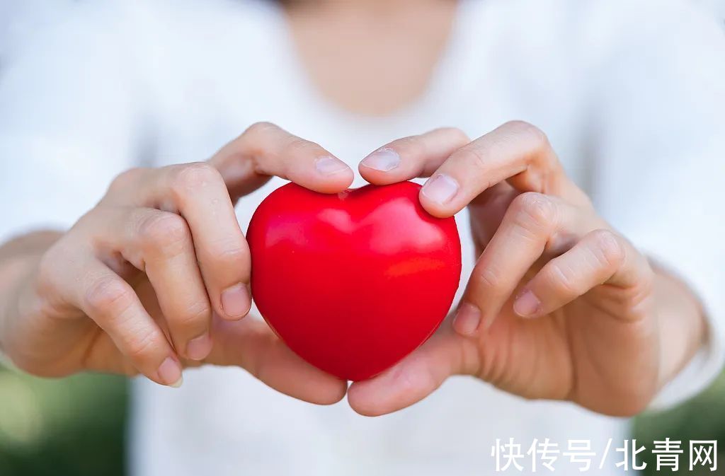 黑芝麻最大的好处不是乌发，而是这个……但很多人都没吃对