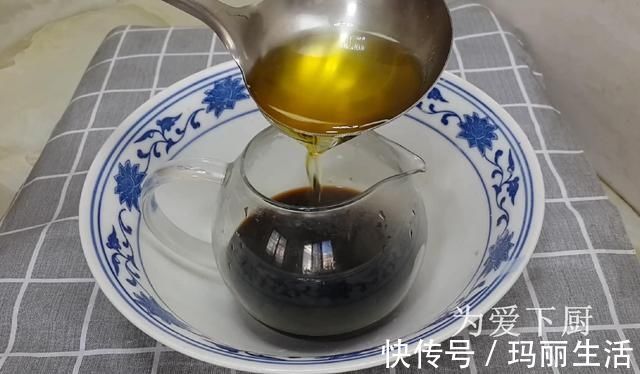 自制|自制麻花的做法，大厨教你详细步骤，香酥又掉渣，出锅孩子抢着吃