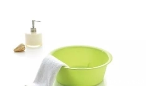 伤脸的5个洗法,越这样洗,皮肤粗糙不水润,毛孔会粗大