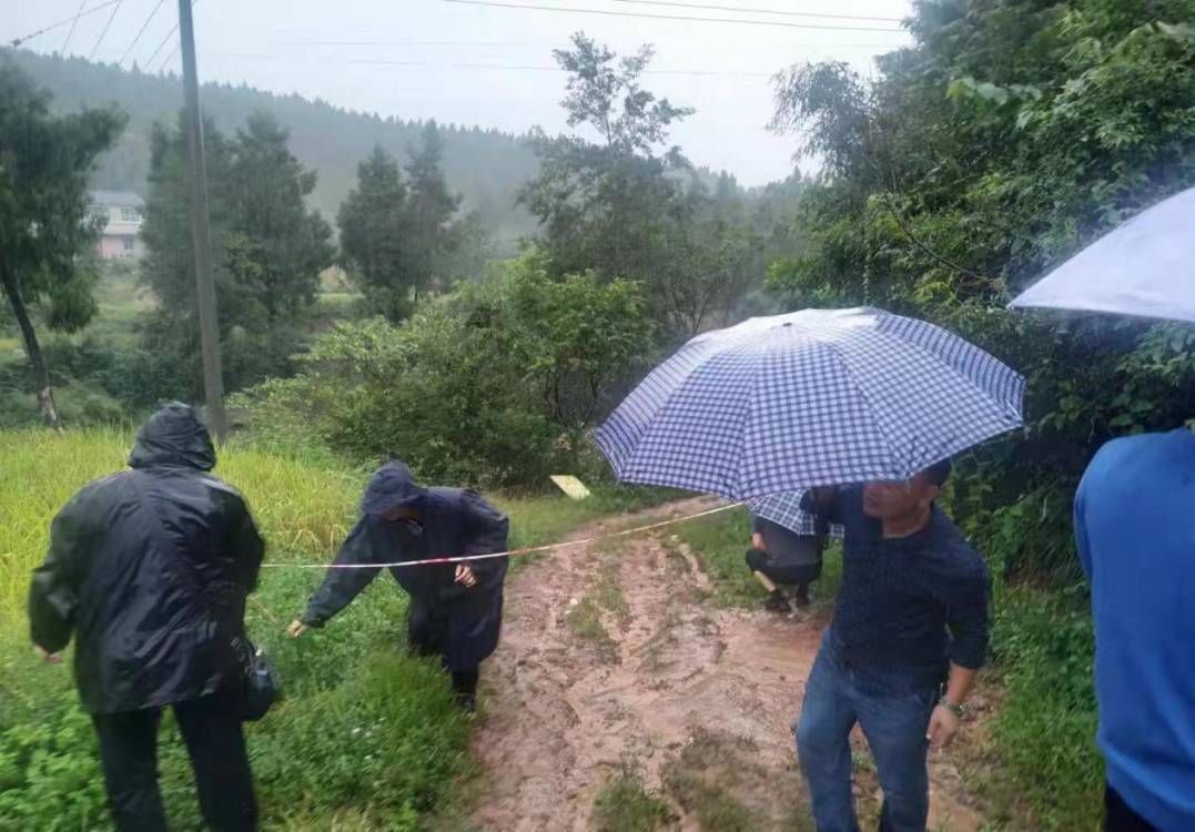 剑阁县|暴雨来袭 四川剑阁筑牢防汛墙