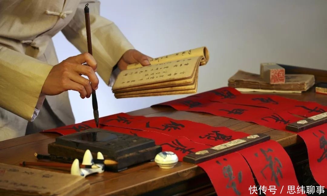 贴了这么多年的春联,关于贴春联习俗的来历,你知道多少呢?